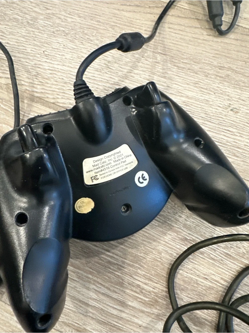 VTG XBOX Original Lot - 3 Controllers (2 OEM & 1 Mad Catz) + Memory Card/Cables